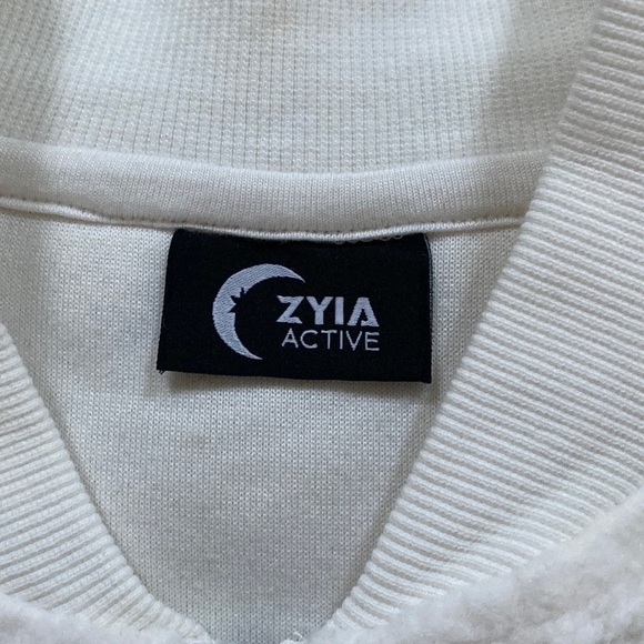 ZYIA Active Flying V Sherpa Bomber Jacket - Picture 5 of 8